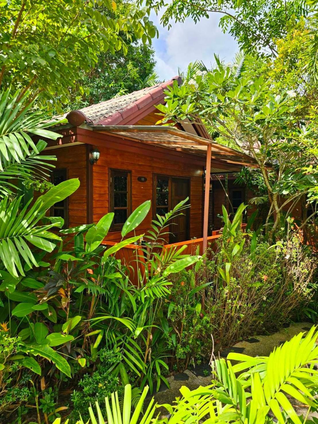 Samran Resort Chalong Buitenkant foto