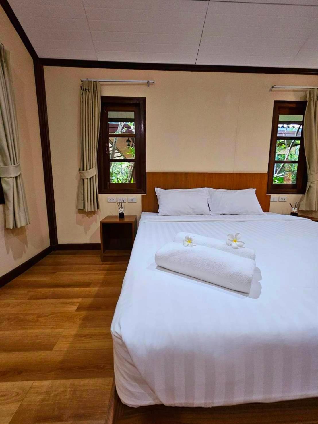 Samran Resort Chalong Buitenkant foto