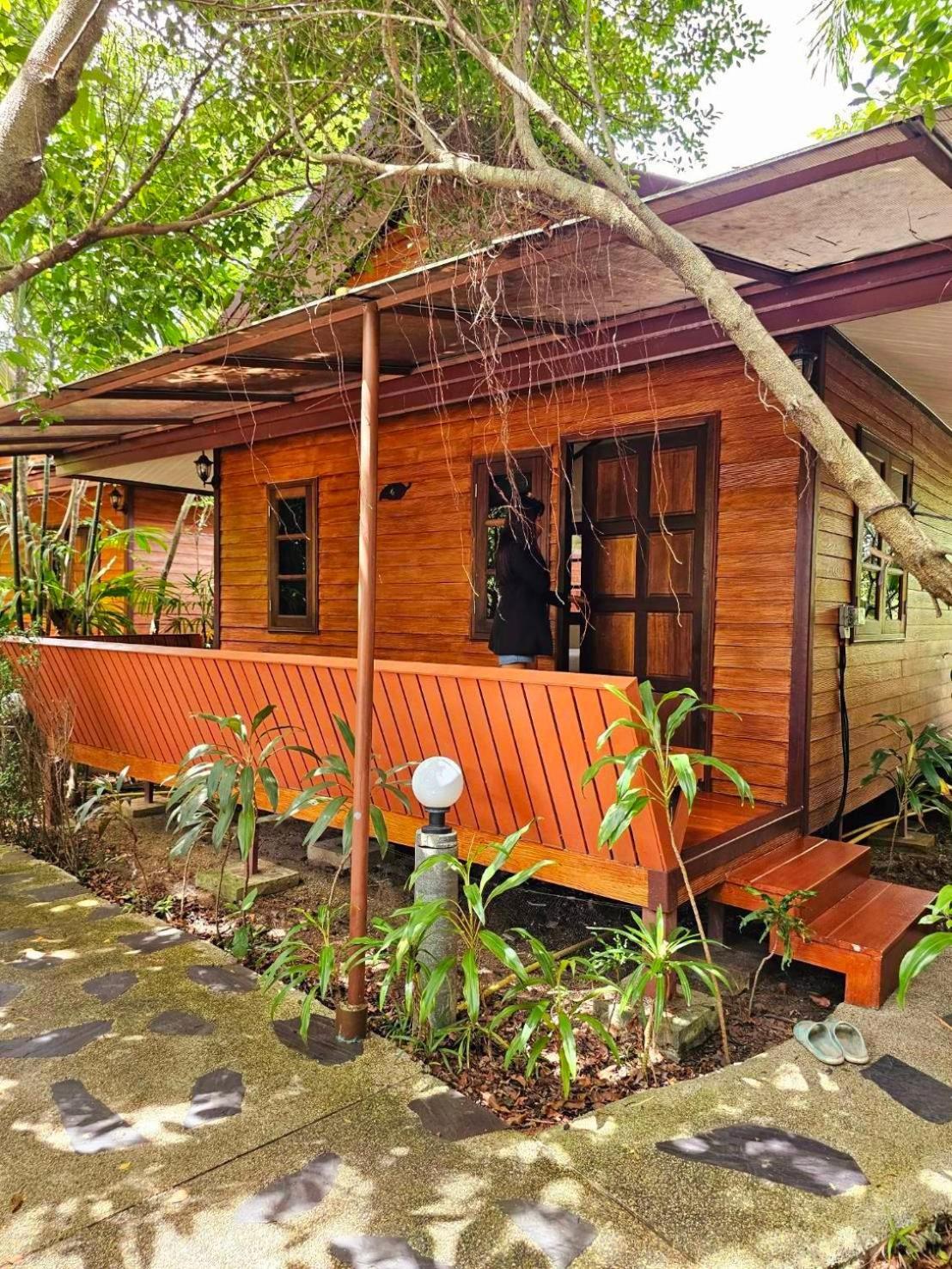 Samran Resort Chalong Buitenkant foto